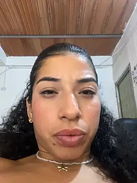 Snapshot of Miily_0 chatting on 06-25-26, 05:12 Miily 0 online show from 06-25-26, 05:12