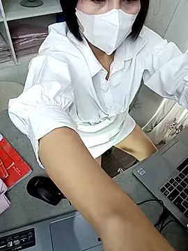 Snapshot of Julie-Rosee chatting on 06-06-26, 01:43 Julie-Rosee online show from 06-06-26, 01:43