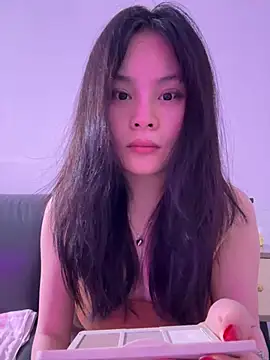 Snapshot of enen-123 chatting on 06-25-26, 03:39 enen-123 online show from 06-25-26, 03:39