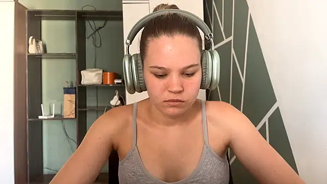 Snapshot of HellyRay chatting on 07-08-26, 12:09 HellyRay online show from 07-08-26, 12:09