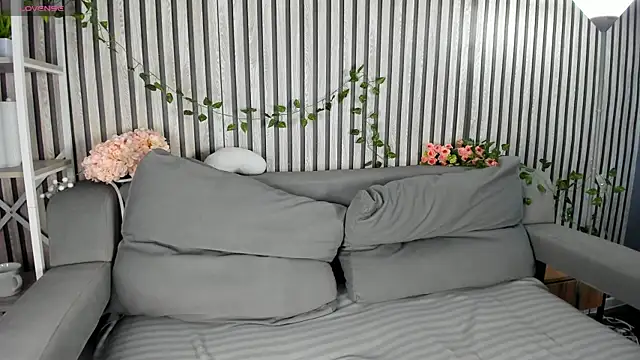 Snapshot of Betty_Brock chatting on 07-11-26, 01:19 Betty Brock online show from 07-11-26, 01:19