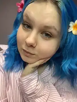 Snapshot of Stefani_Art chatting on 06-15-26, 10:12 Stefani Art online show from 06-15-26, 10:12