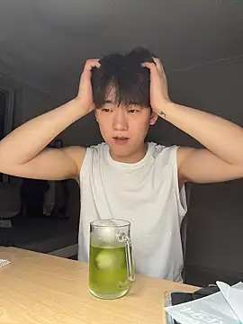 Snapshot of k-kinky chatting on 06-07-26, 04:44 k-kinky online show from 06-07-26, 04:44
