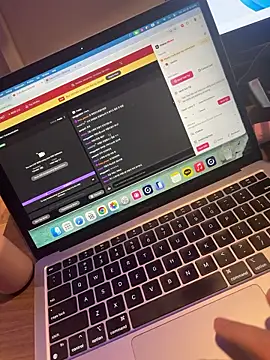 Snapshot of k-kinky chatting on 06-18-26, 09:14 k-kinky online show from 06-18-26, 09:14