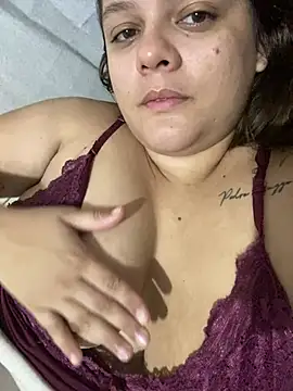 Snapshot of Laryssinha_69 chatting on 06-05-26, 10:32 Laryssinha 69 online show from 06-05-26, 10:32