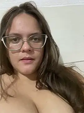 Snapshot of Laryssinha_69 chatting on 06-12-26, 04:22 Laryssinha 69 online show from 06-12-26, 04:22