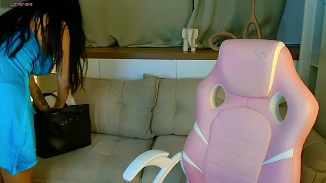 Snapshot of Rose_Desiree chatting on 06-26-26, 11:03 Rose Desiree online show from 06-26-26, 11:03