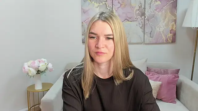 RoxyReignn online show from 07-03-26, 09:10