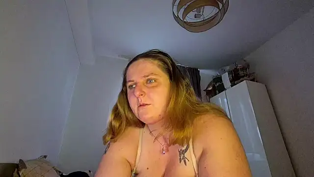 Snapshot of JessicaBake chatting on 07-07-26, 05:10 JessicaBake online show from 07-07-26, 05:10
