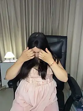 Luckysisi-s online show from 06-04-26, 12:11