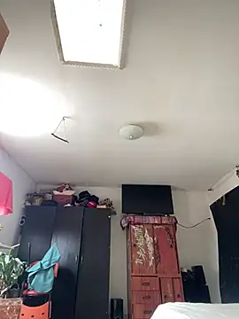 Snapshot of -Cattleya- chatting on 06-13-26, 01:42 -Cattleya- online show from 06-13-26, 01:42