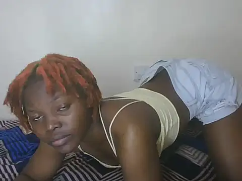 Snapshot of Aura_desire chatting on 06-19-26, 10:52 Aura desire online show from 06-19-26, 10:52