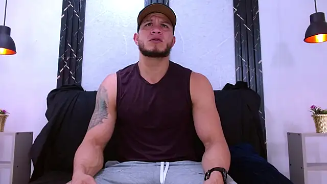 Snapshot of Maximiliano_Stronge chatting on 06-10-26, 07:35 Maximiliano Stronge online show from 06-10-26, 07:35
