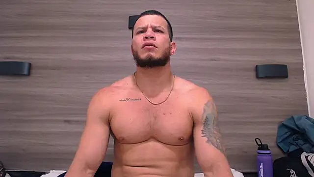 Snapshot of Maximiliano_Stronge chatting on 06-24-26, 08:30 Maximiliano Stronge online show from 06-24-26, 08:30