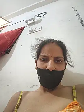 Snapshot of Neha-ji chatting on 06-19-26, 12:31 Neha-ji online show from 06-19-26, 12:31