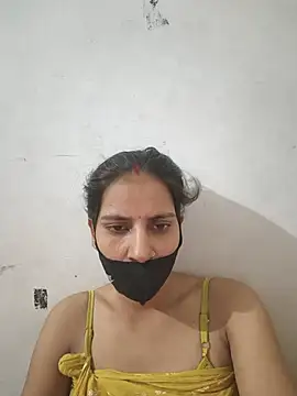 Snapshot of Neha-ji chatting on 06-21-26, 03:25 Neha-ji online show from 06-21-26, 03:25