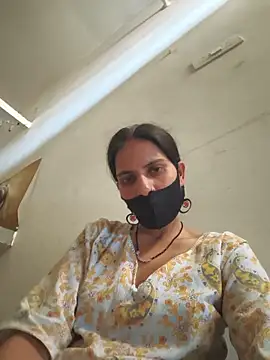 Snapshot of Neha-ji chatting on 06-29-26, 03:35 Neha-ji online show from 06-29-26, 03:35