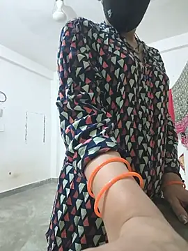 Snapshot of Neha-ji chatting on 07-14-26, 02:05 Neha-ji online show from 07-14-26, 02:05