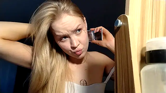 Luna liss  online show from 06-02-26, 12:12