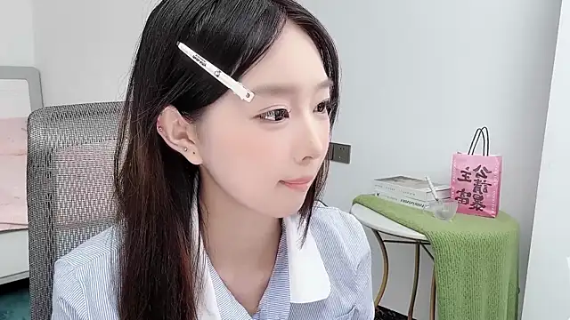 Yoyo33355 online show from 06-18-26, 11:14