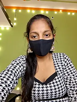 Snapshot of Miss_Aaisha chatting on 06-18-26, 08:36 Miss Aaisha online show from 06-18-26, 08:36
