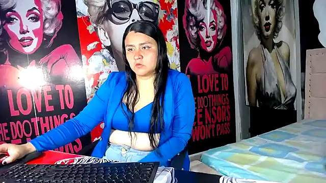 Snapshot of BaddieLuxe_ chatting on 05-24-26, 10:20 BaddieLuxe online show from 05-24-26, 10:20