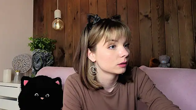 Snapshot of IvoryPesante chatting on 06-08-26, 01:28 IvoryPesante online show from 06-08-26, 01:28