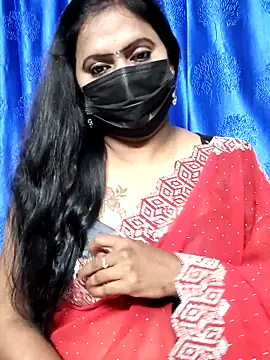 Snapshot of Meera_mia chatting on 06-20-26, 07:00 Meera mia online show from 06-20-26, 07:00