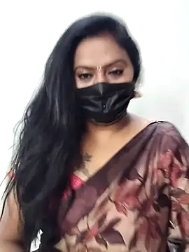 Snapshot of Meera_mia chatting on 06-23-26, 07:39 Meera mia online show from 06-23-26, 07:39