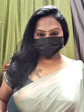 Snapshot of Meera_mia chatting on 07-10-26, 06:43 Meera mia online show from 07-10-26, 06:43