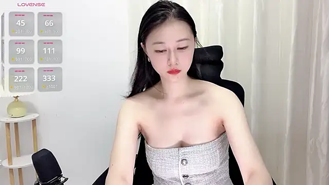 Snapshot of Punsellze chatting on 07-16-26, 02:17 Punsellze online show from 07-16-26, 02:17