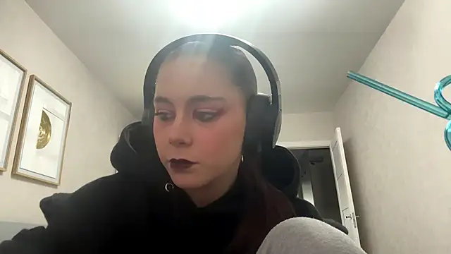 elfLiana online show from 06-01-26, 04:41