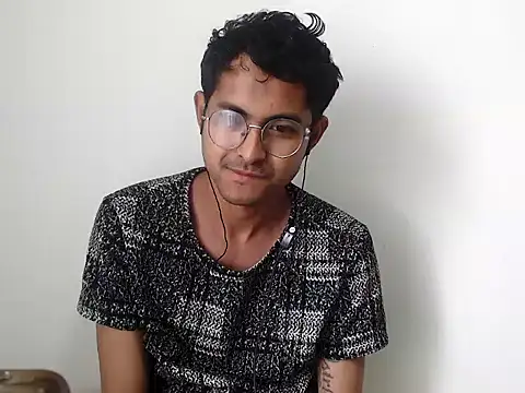 Snapshot of xanderlover chatting on 07-15-26, 05:07 xanderlover online show from 07-15-26, 05:07