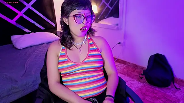 Snapshot of hannita_01 chatting on 07-10-26, 11:57 hannita 01 online show from 07-10-26, 11:57