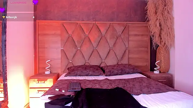 HottieVeroo  online show from 07-06-26, 08:11