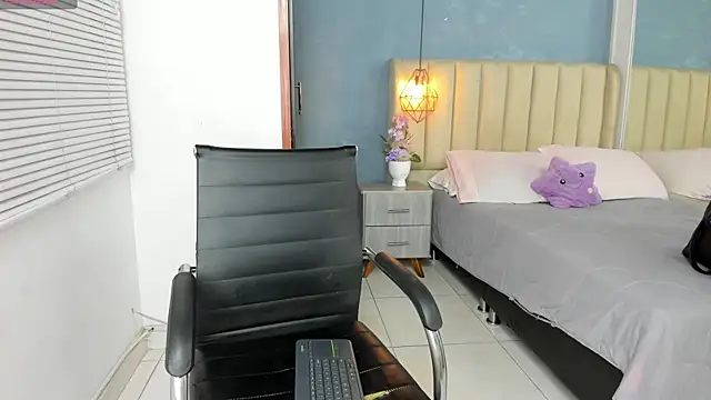 Snapshot of Cathaleya_sexy chatting on 06-30-26, 03:40 Cathaleya sexy online show from 06-30-26, 03:40