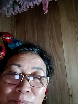 Snapshot of Orio-baby chatting on 05-31-26, 02:24 Orio-baby online show from 05-31-26, 02:24