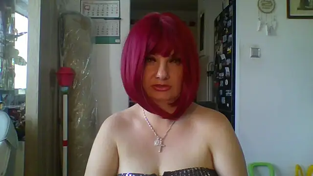 Snapshot of MeganFlirt chatting on 07-06-26, 11:18 MeganFlirt online show from 07-06-26, 11:18