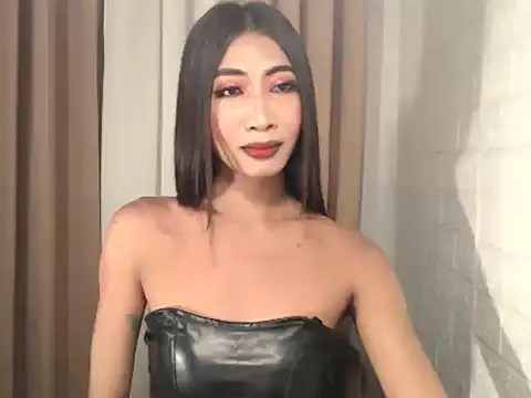 Snapshot of ashley_cummers chatting on 07-24-26, 12:25 ashley cummers online show from 07-24-26, 12:25