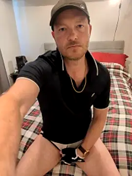 Straight GuyUK online show from 05-31-26, 01:18