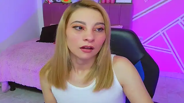 Snapshot of Barbie__sweet chatting on 06-03-26, 12:41 Barbie sweet online show from 06-03-26, 12:41