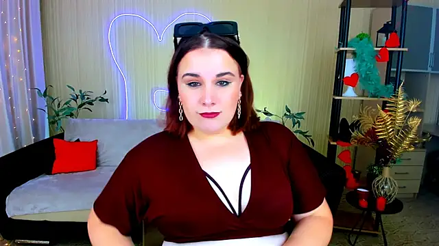 Snapshot of OliviaTwens chatting on 07-13-26, 04:15 OliviaTwens online show from 07-13-26, 04:15