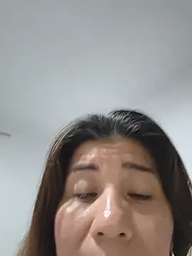 Snapshot of fire_mommy chatting on 06-11-26, 12:32 fire mommy online show from 06-11-26, 12:32