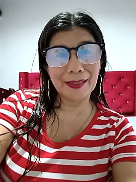 Snapshot of fire_mommy chatting on 06-24-26, 10:31 fire mommy online show from 06-24-26, 10:31