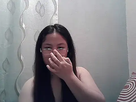 Snapshot of ThePrettySecret chatting on 06-27-26, 04:12 ThePrettySecret online show from 06-27-26, 04:12