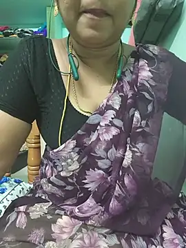 Snapshot of Tamil-kaviya98 chatting on 06-25-26, 07:57 Tamil-kaviya98 online show from 06-25-26, 07:57