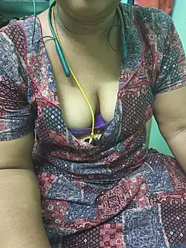 Snapshot of Tamil-kaviya98 chatting on 07-02-26, 08:31 Tamil-kaviya98 online show from 07-02-26, 08:31