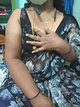 Snapshot of Tamil-kaviya98 chatting on 07-05-26, 05:31 Tamil-kaviya98 online show from 07-05-26, 05:31