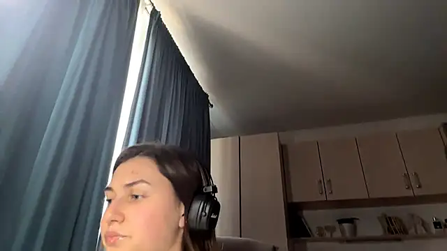 Snapshot of CameTruce chatting on 06-08-26, 03:23 CameTruce online show from 06-08-26, 03:23