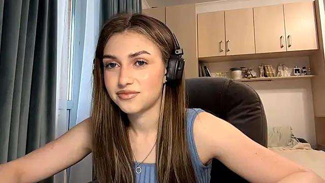 Snapshot of CameTruce chatting on 06-15-26, 03:36 CameTruce online show from 06-15-26, 03:36
